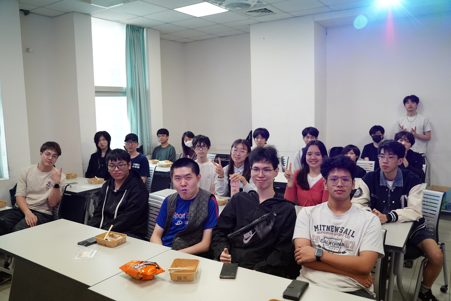 📌115年05月14日第五場英語角落活動圖片